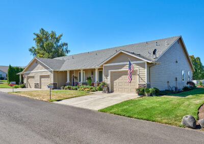 Marion County, Oregon Senior retirement home - duplexes, condos, live in care -Redwood-Ct-Triplexes